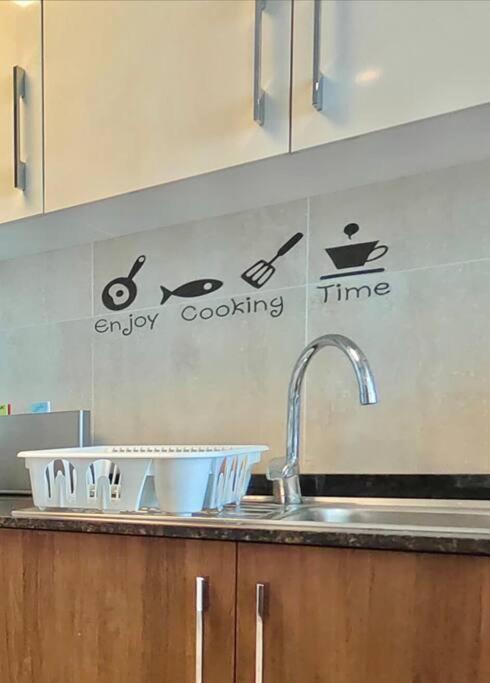 1 Bed - Azizi Daisy - Furjan Holiday home *