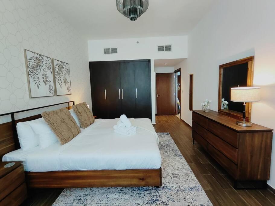 1 Bed - Azizi Daisy - Furjan Holiday home Dubai