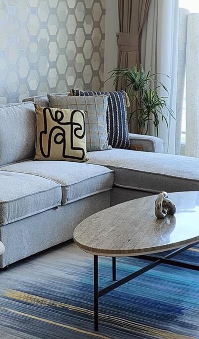 1 Bed - Azizi Daisy - Furjan Holiday home *