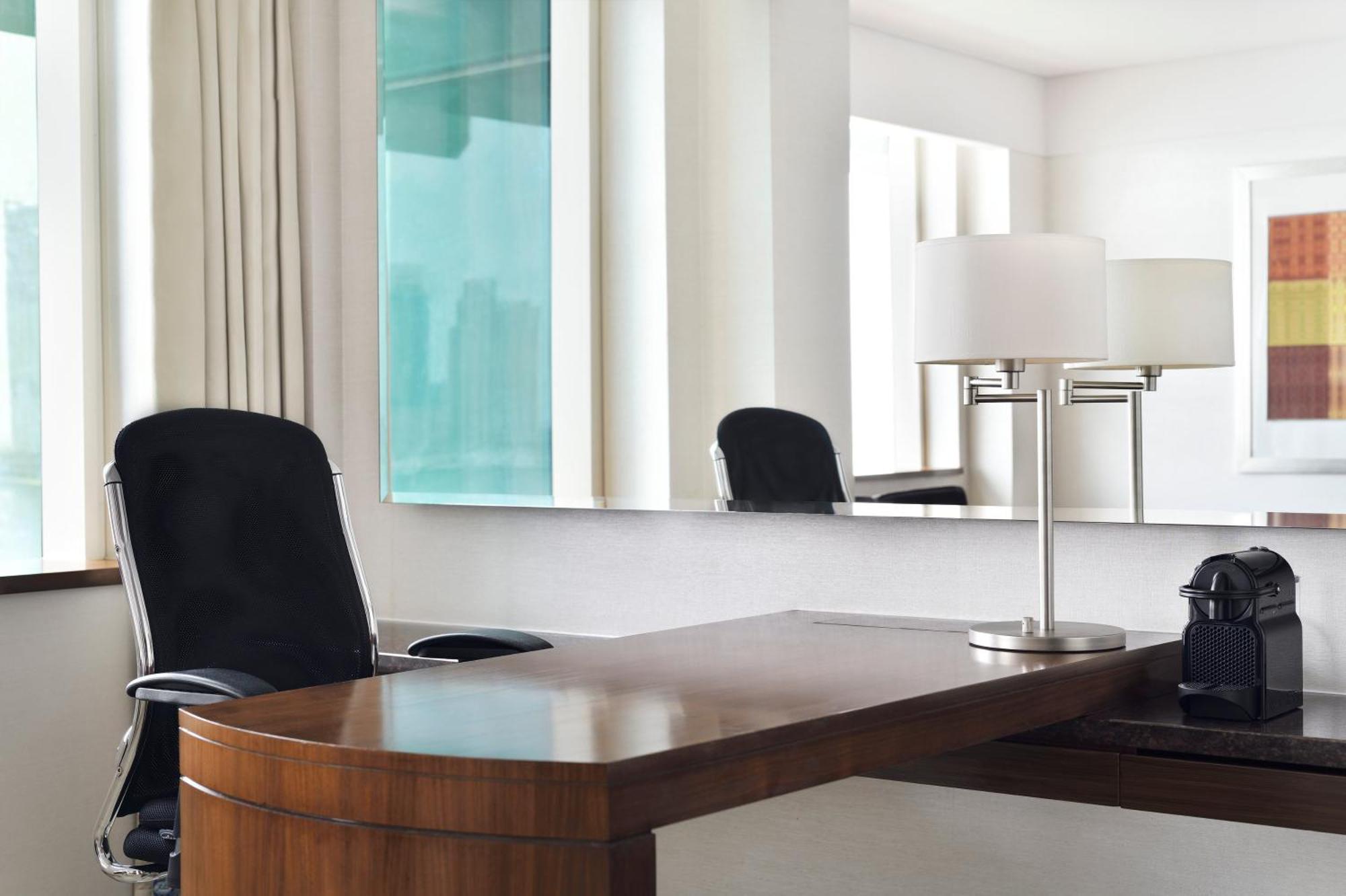 Hotel Crowne Plaza Festival City 5*