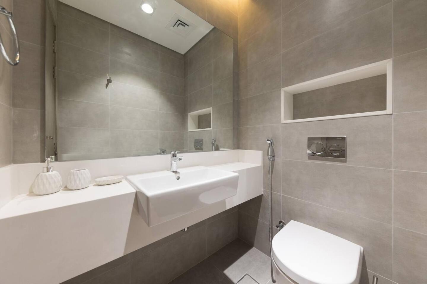 Apartment District One, Mbr Brand New Full Lagoon View *
