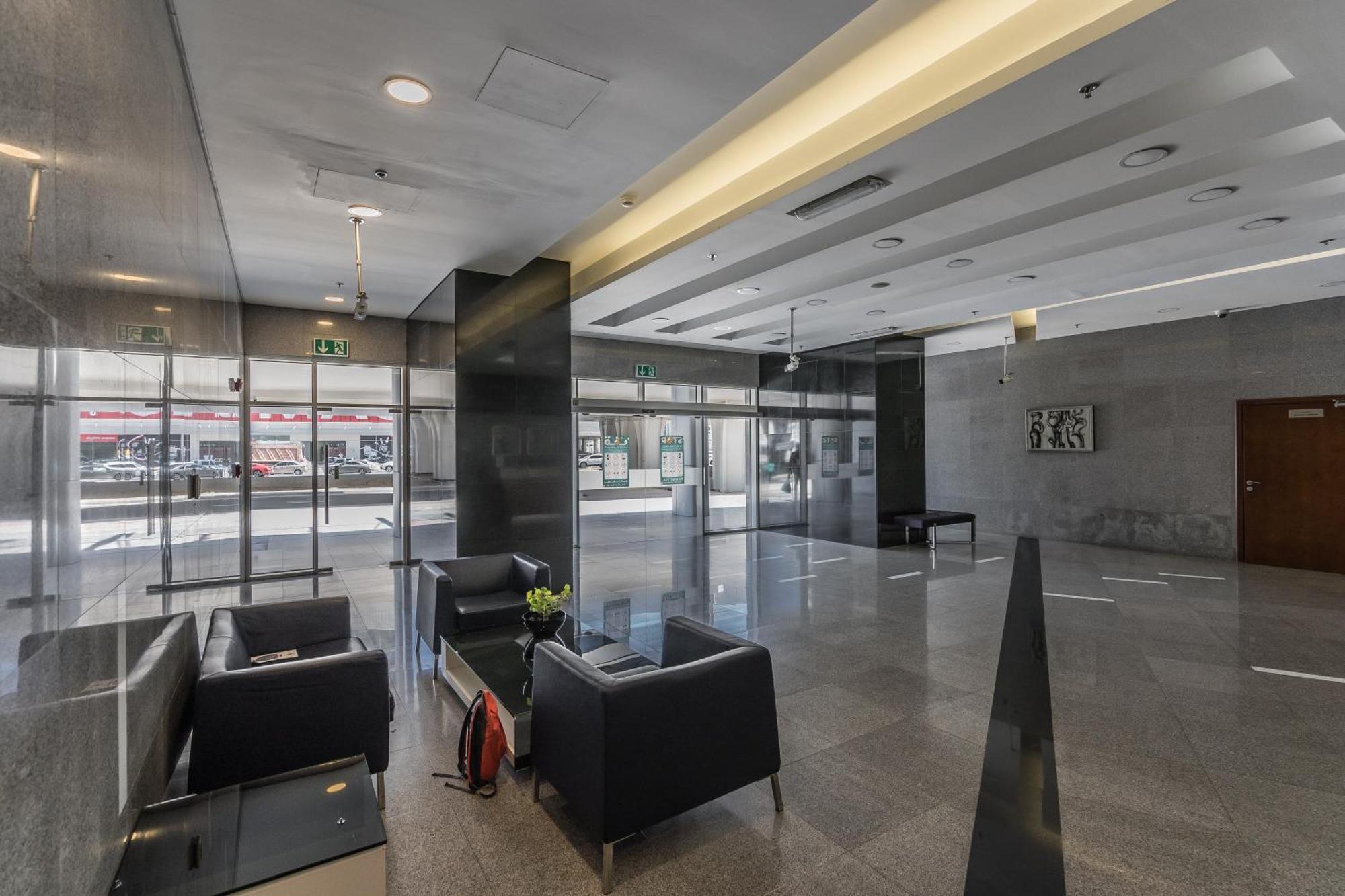 Cloud 9 - Elegant High-rise In The Heart Of