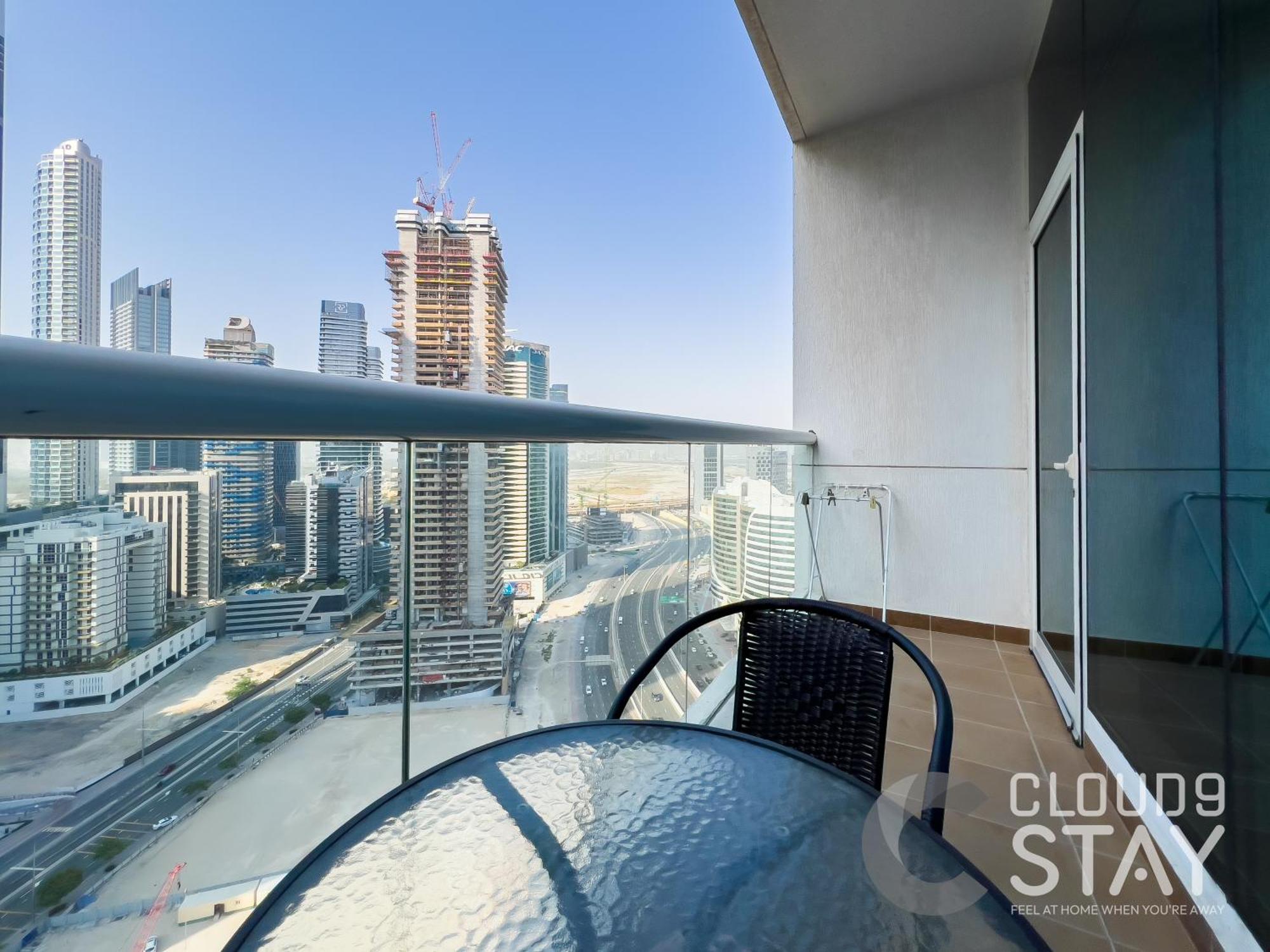 Apartment Cloud 9 - Elegant High-rise In The Heart Of