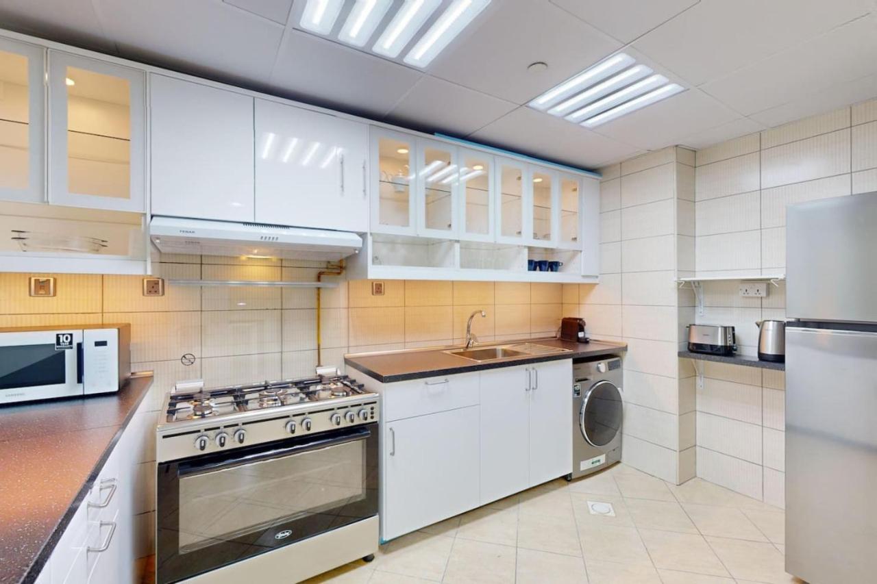 Marina Pinnacle - Serene Three Bedroom Apartment *