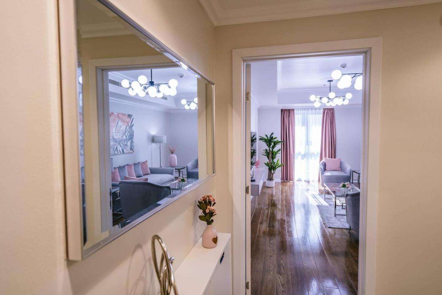 Serene Sea View One Bedroom On 67th Floor Apartment