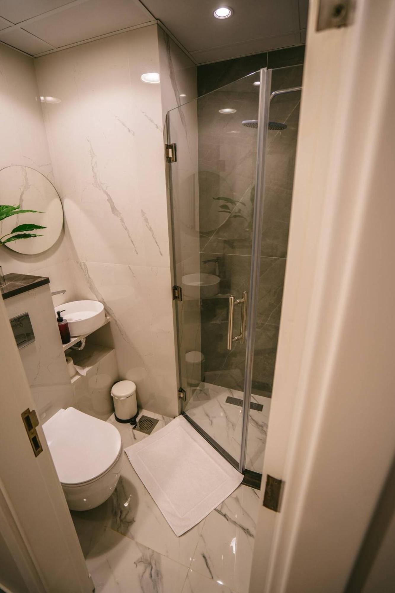 Serene Sea View One Bedroom On 67th Floor *