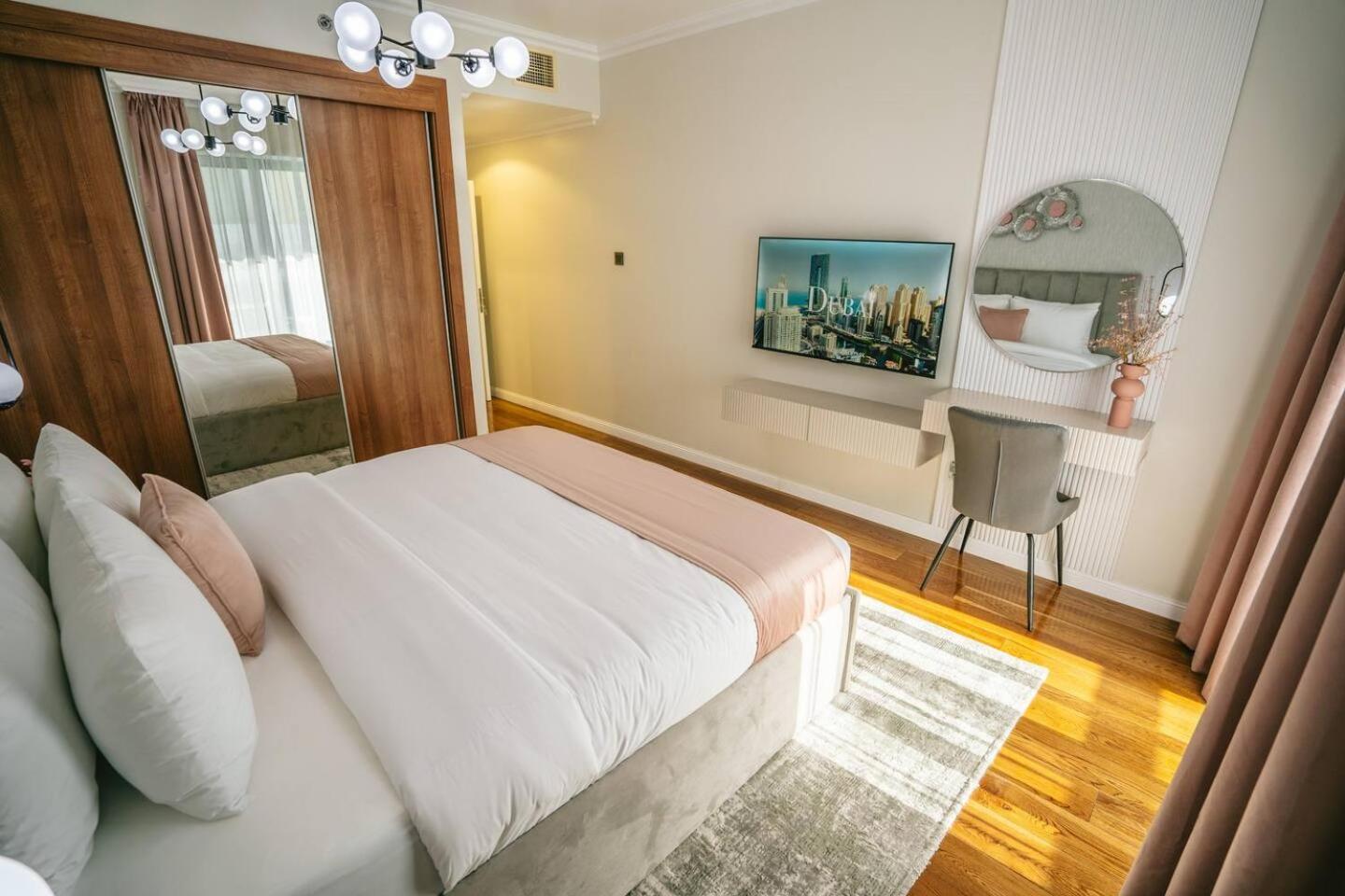 Apartment Serene Sea View One Bedroom On 67th Floor *