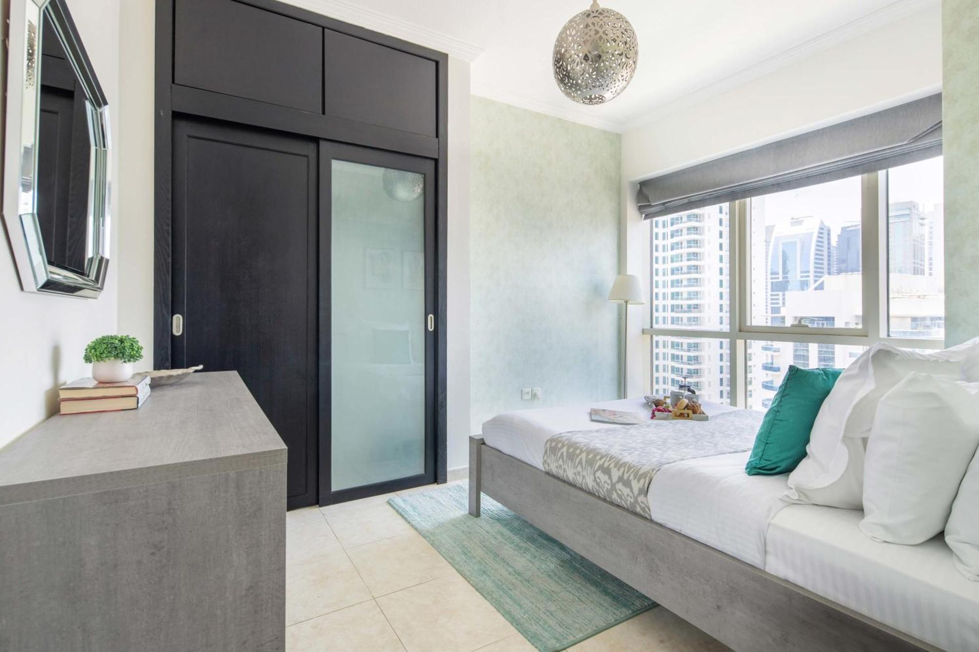 Frank Porter - Al Majara Tower 2 * Dubai