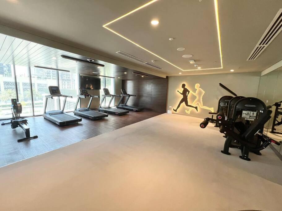 Stylish 1 Bedroom High Floor In Creek Edge Apartment *