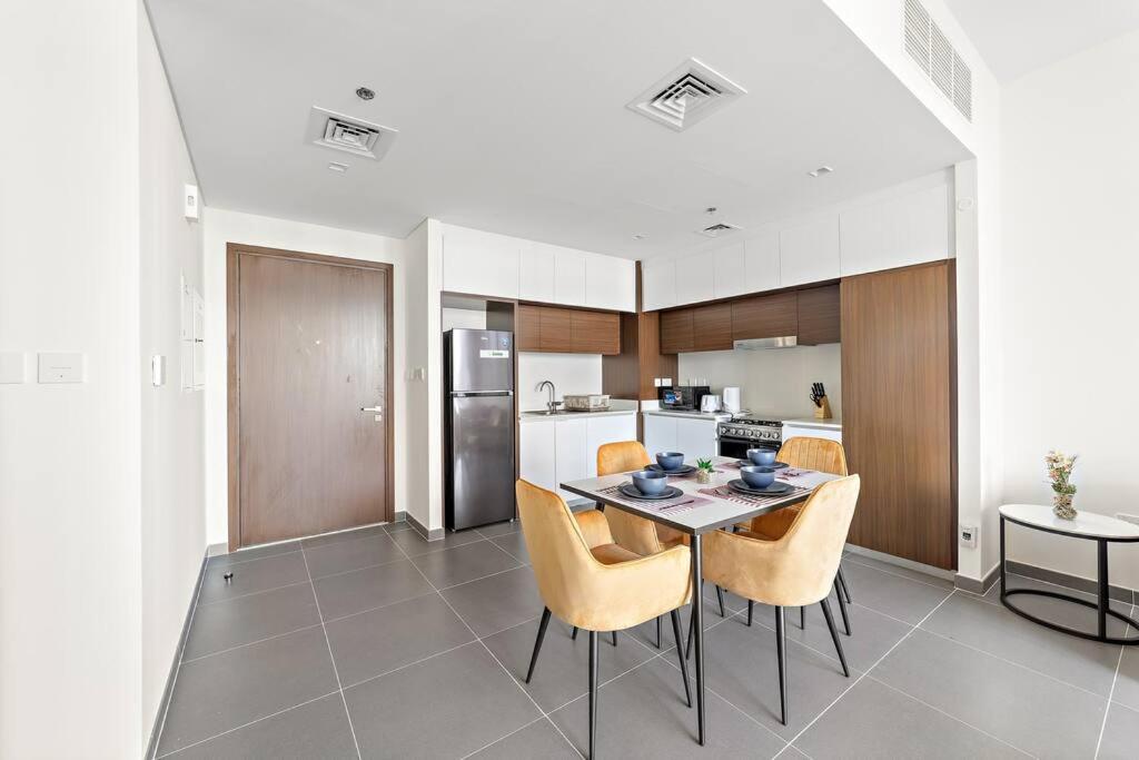 Stylish 1 Bedroom High Floor In Creek Edge Apartment