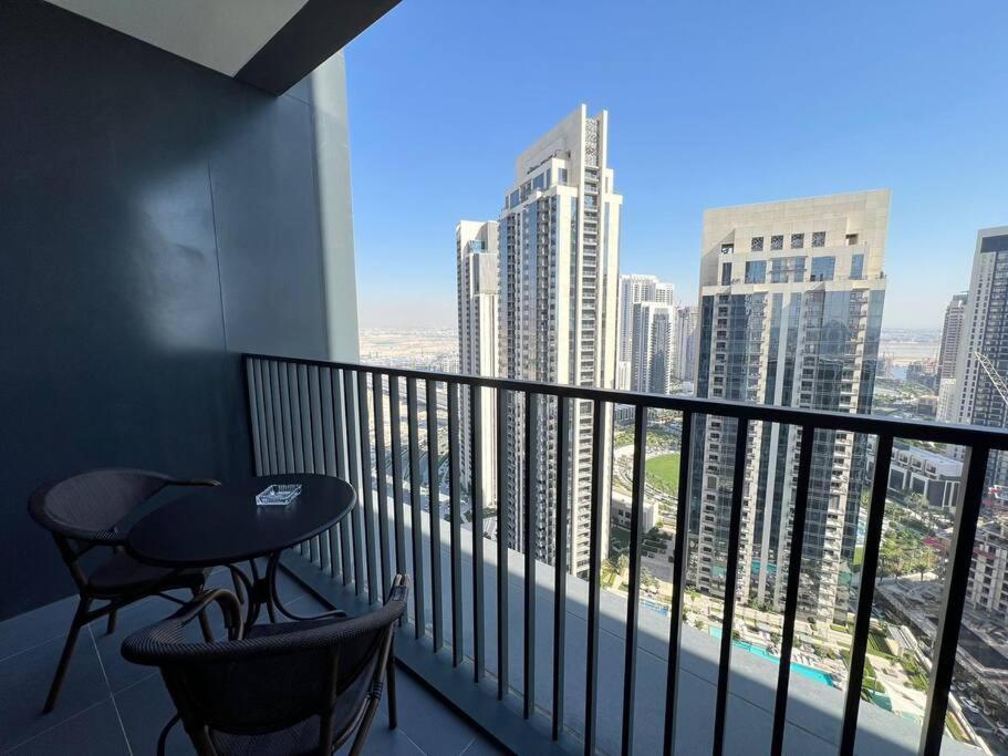 Stylish 1 Bedroom High Floor In Creek Edge
