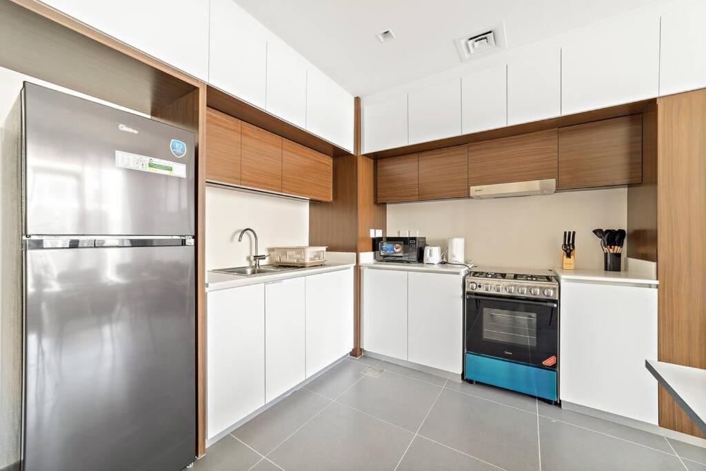 Stylish 1 Bedroom High Floor In Creek Edge Apartment Dubai