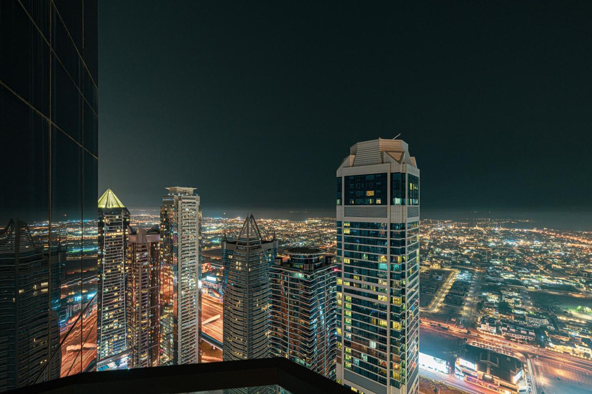 Smartstay At Paramount Tower - Sea And Downtown Views - Infinity Pool - Modern Luxury Residences * Dubai