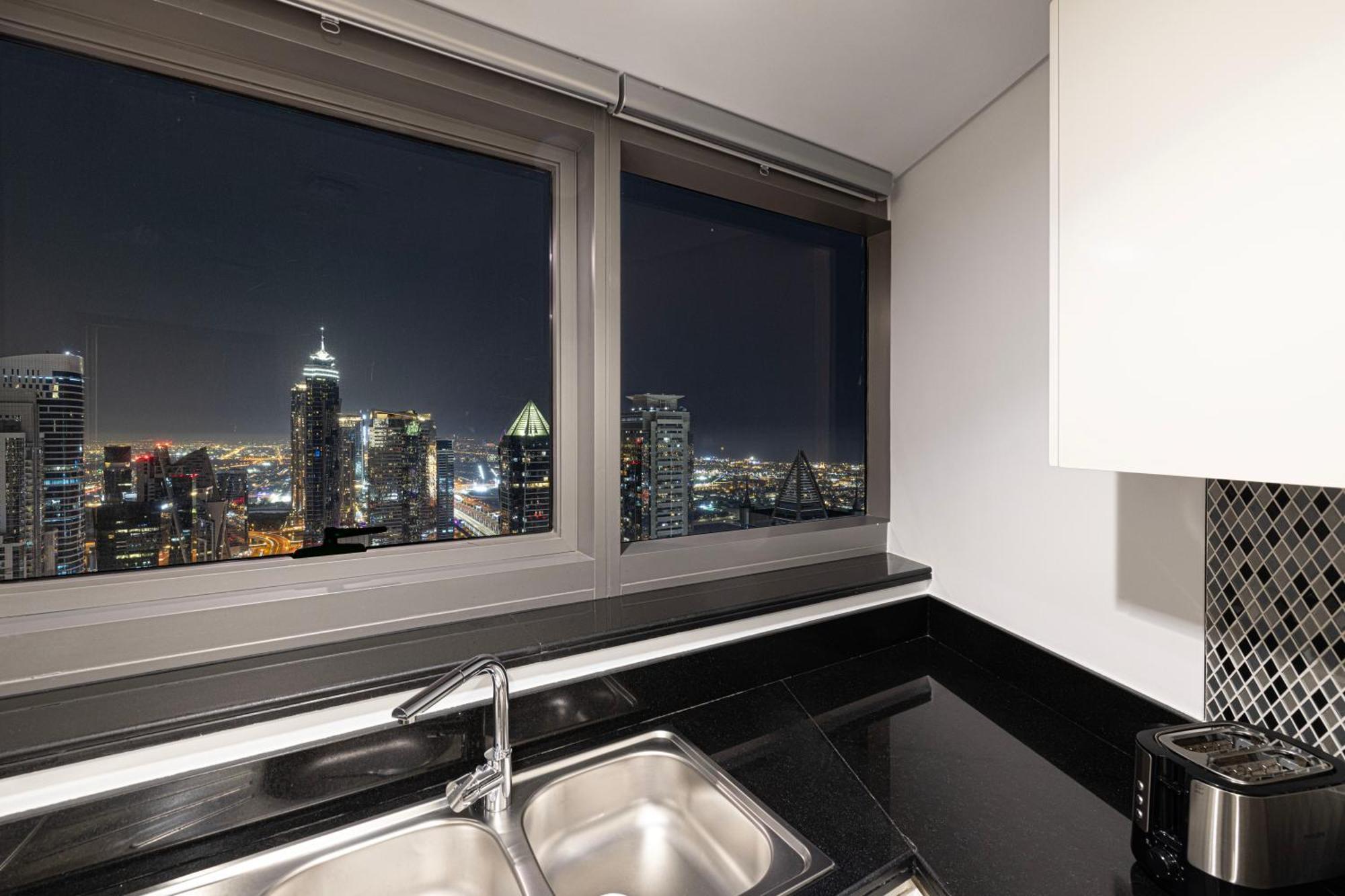 Smartstay At Paramount Tower - Sea And Downtown Views - Infinity Pool - Modern Luxury Residences * Dubai