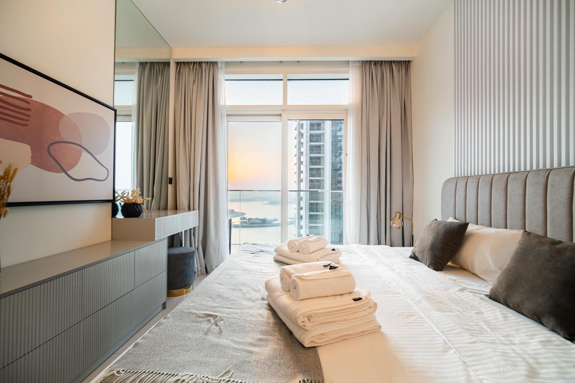 On The First Line Of The Coast With Access To The And Sea Views Apartment *