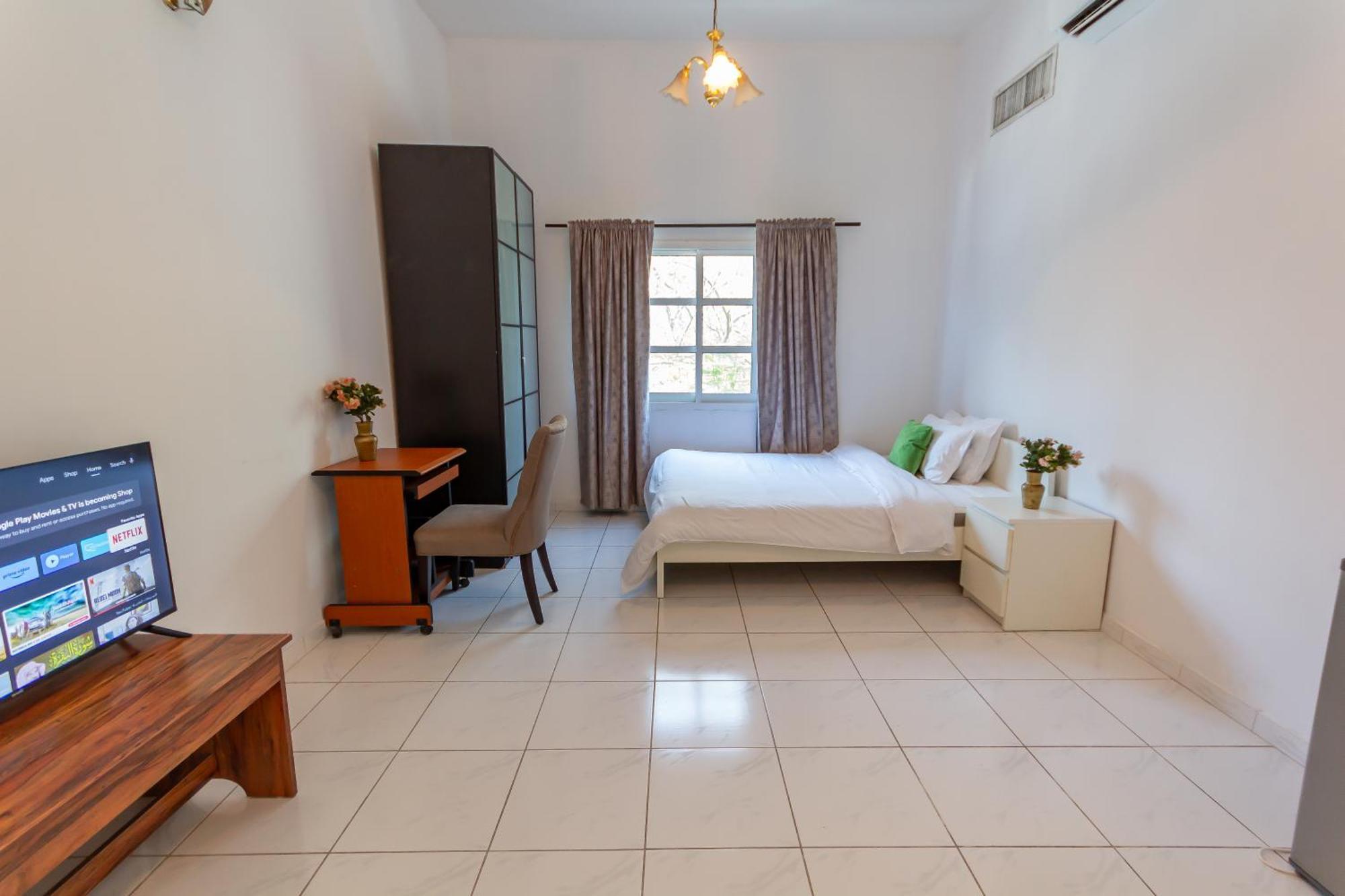 Relaxing Private In Compound Housing Near Burj Alarab 124 Dubai