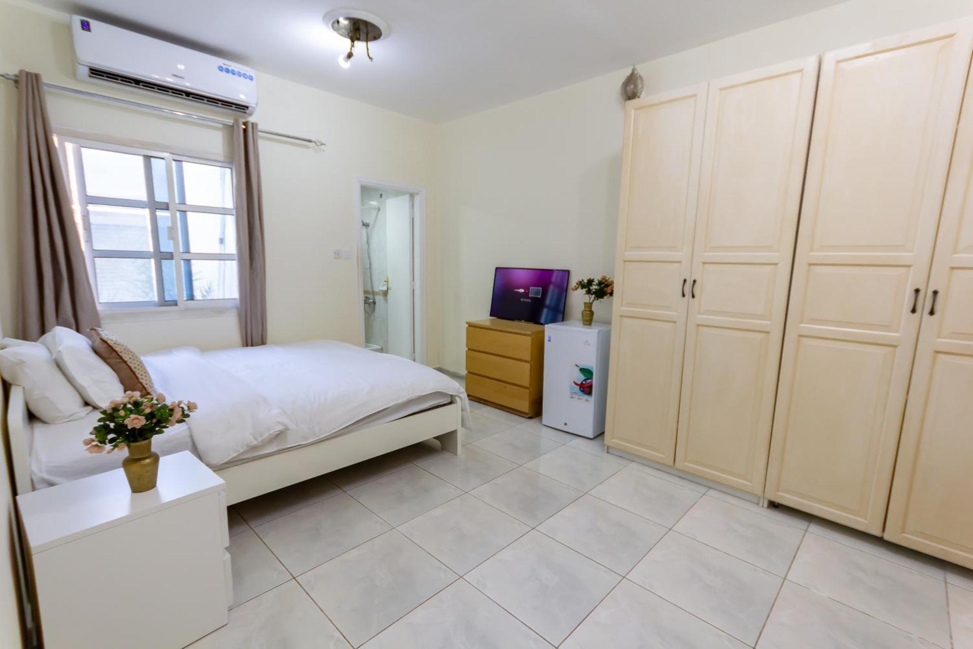 Relaxing Private In Compound Housing Near Burj Alarab 124 Dubai