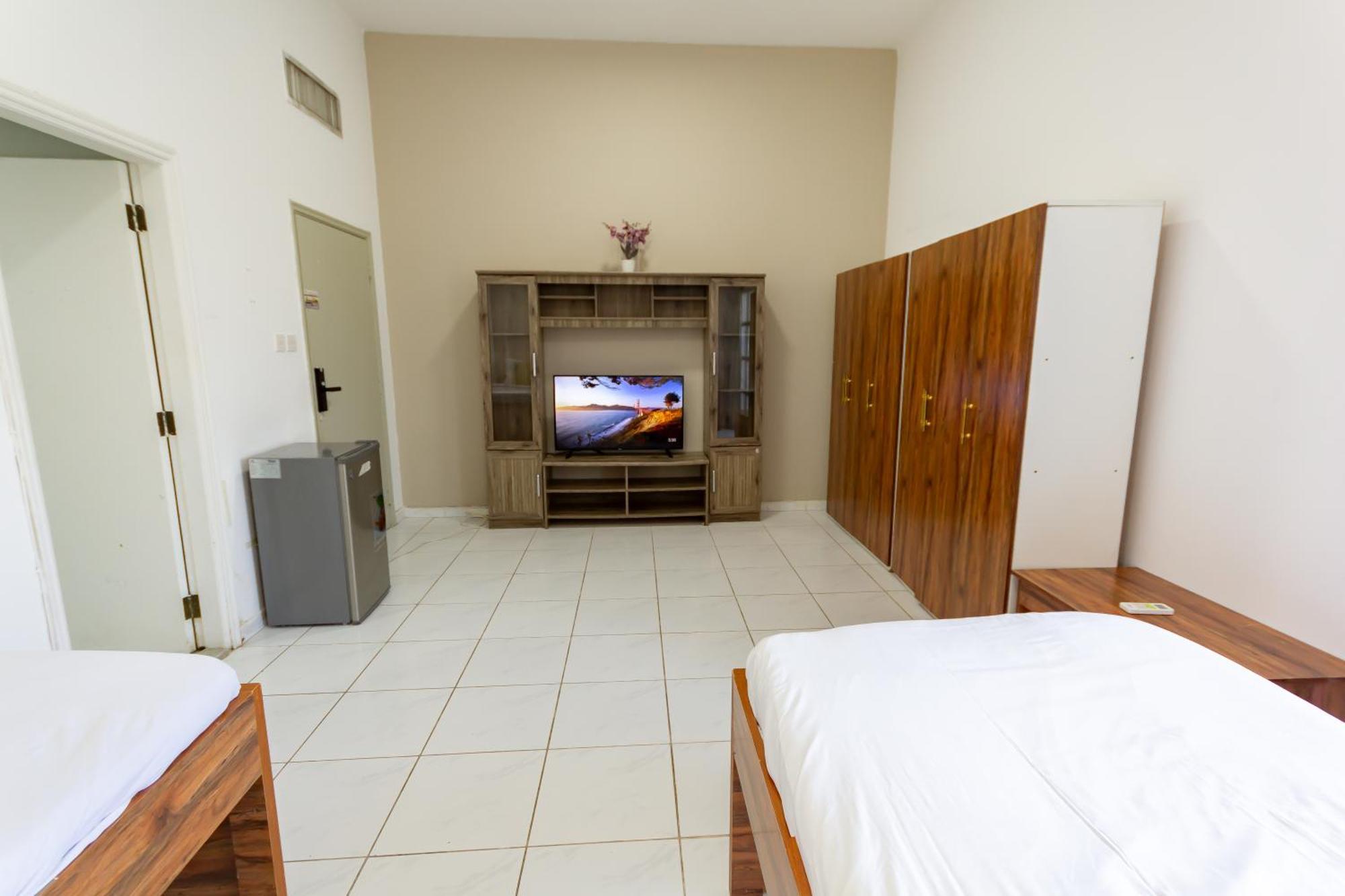 Homestay Relaxing Private In Compound Housing Near Burj Alarab 124