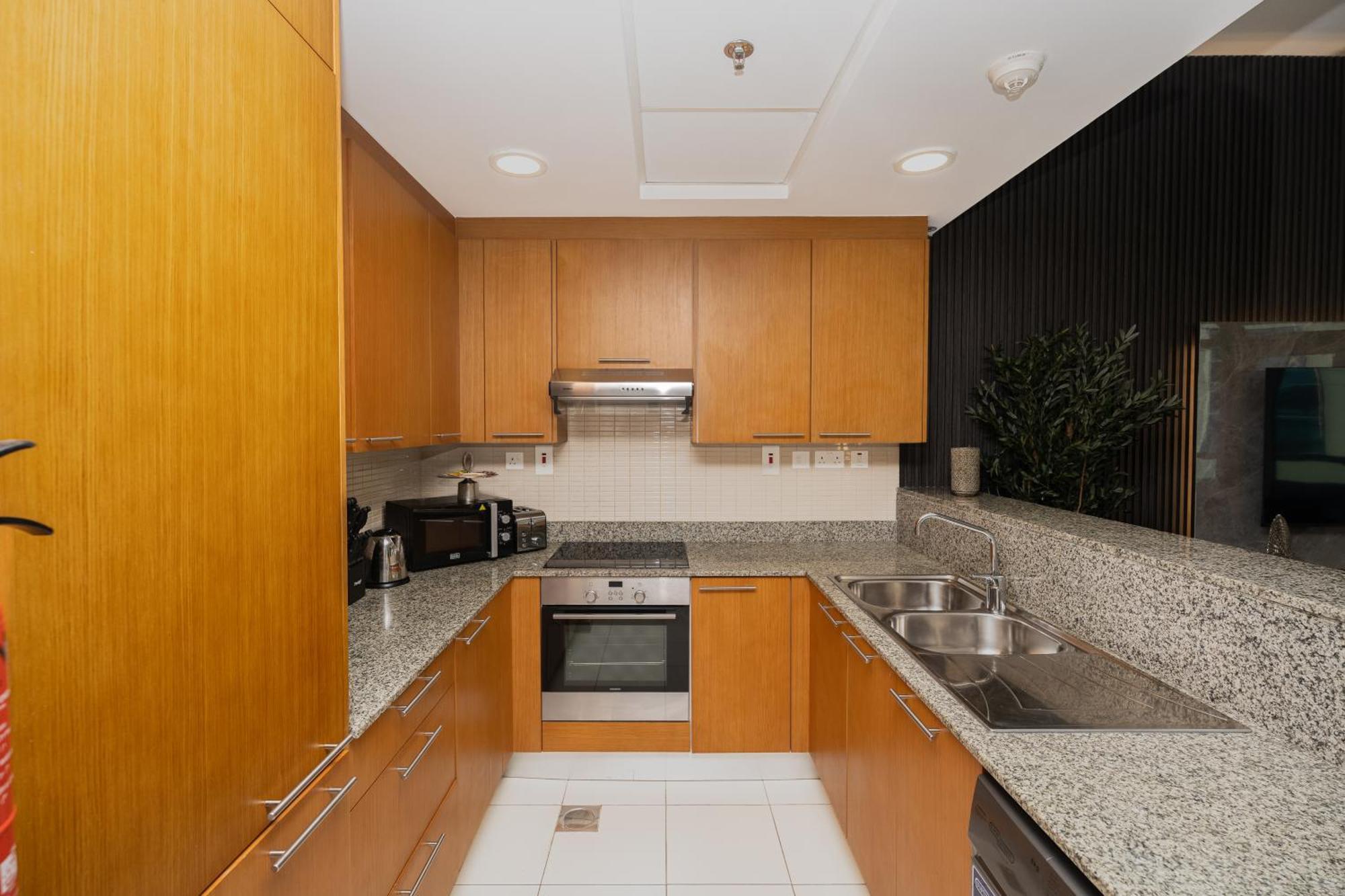 Escape 24 Homes - Bay Square - Business Bay Apartment *