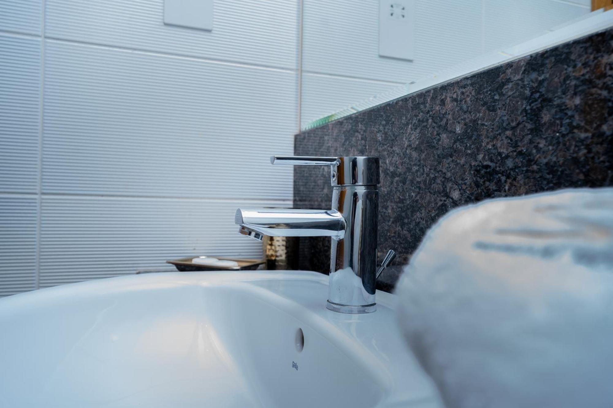 Apartment Escape 24 Homes - Bay Square - Business Bay Dubai