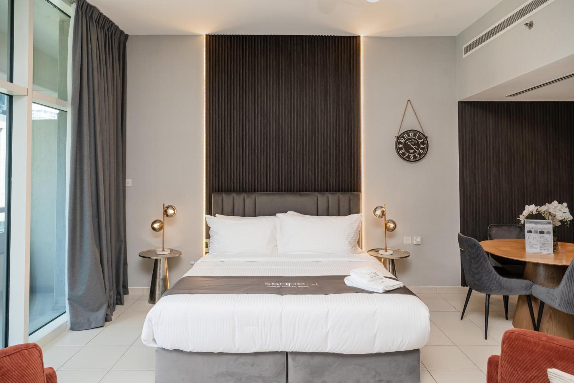 Escape 24 Homes - Bay Square - Business Bay Apartment Dubai