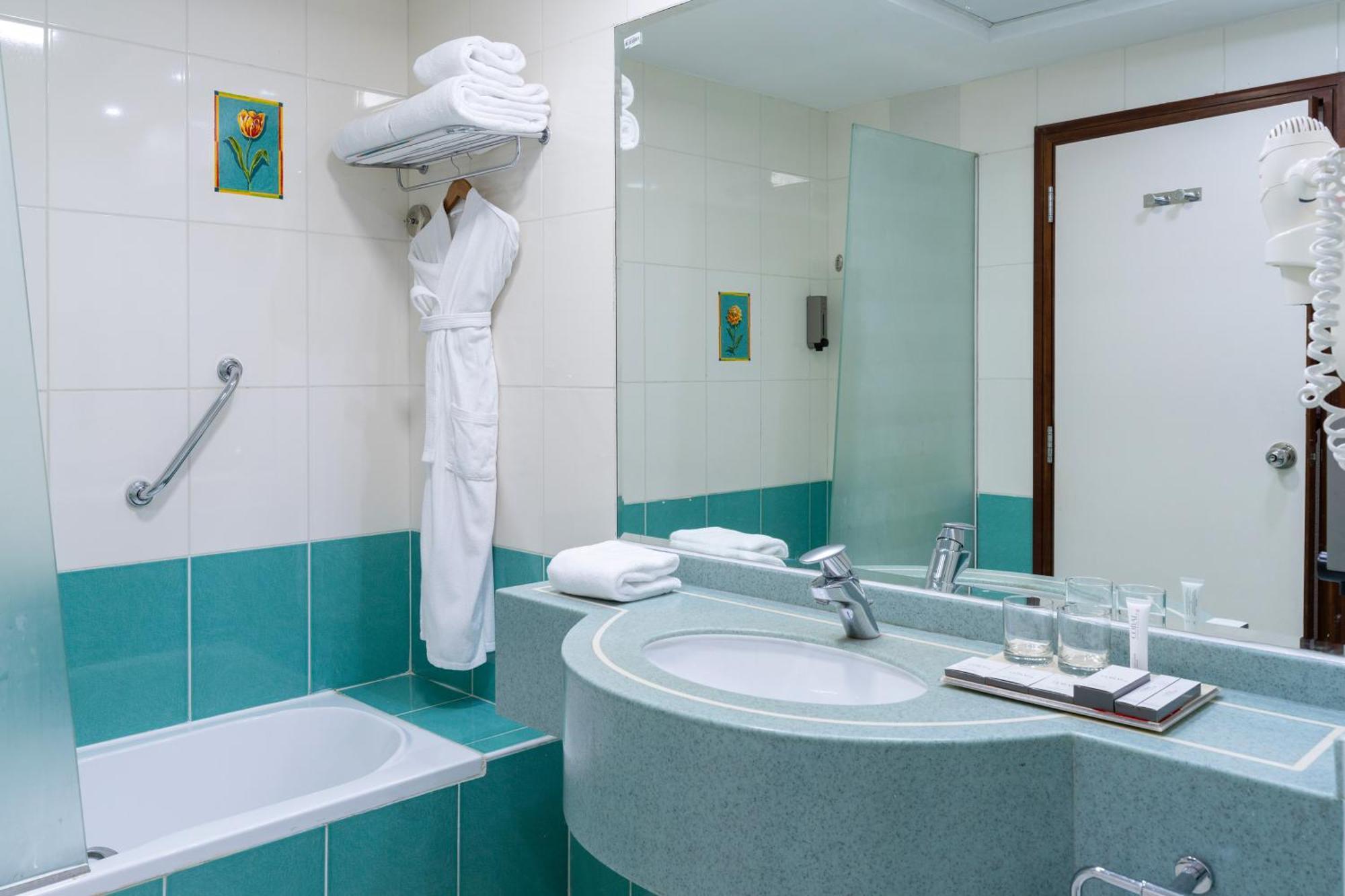 Coral Deira Hotel 4*