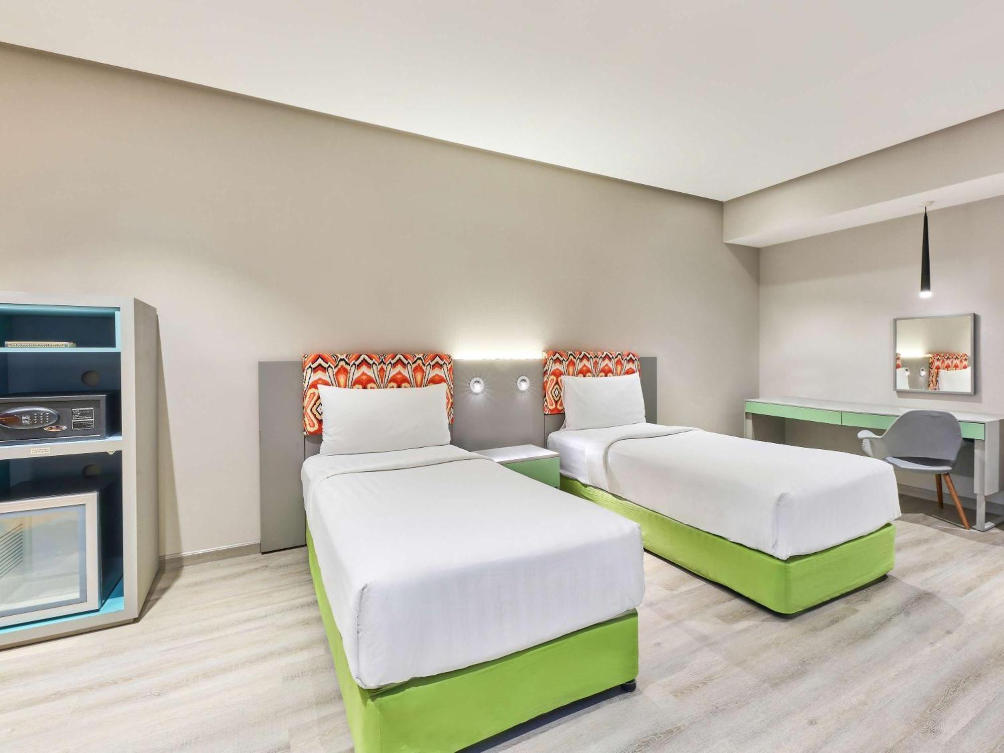 Ibis Styles Jumeira 3*