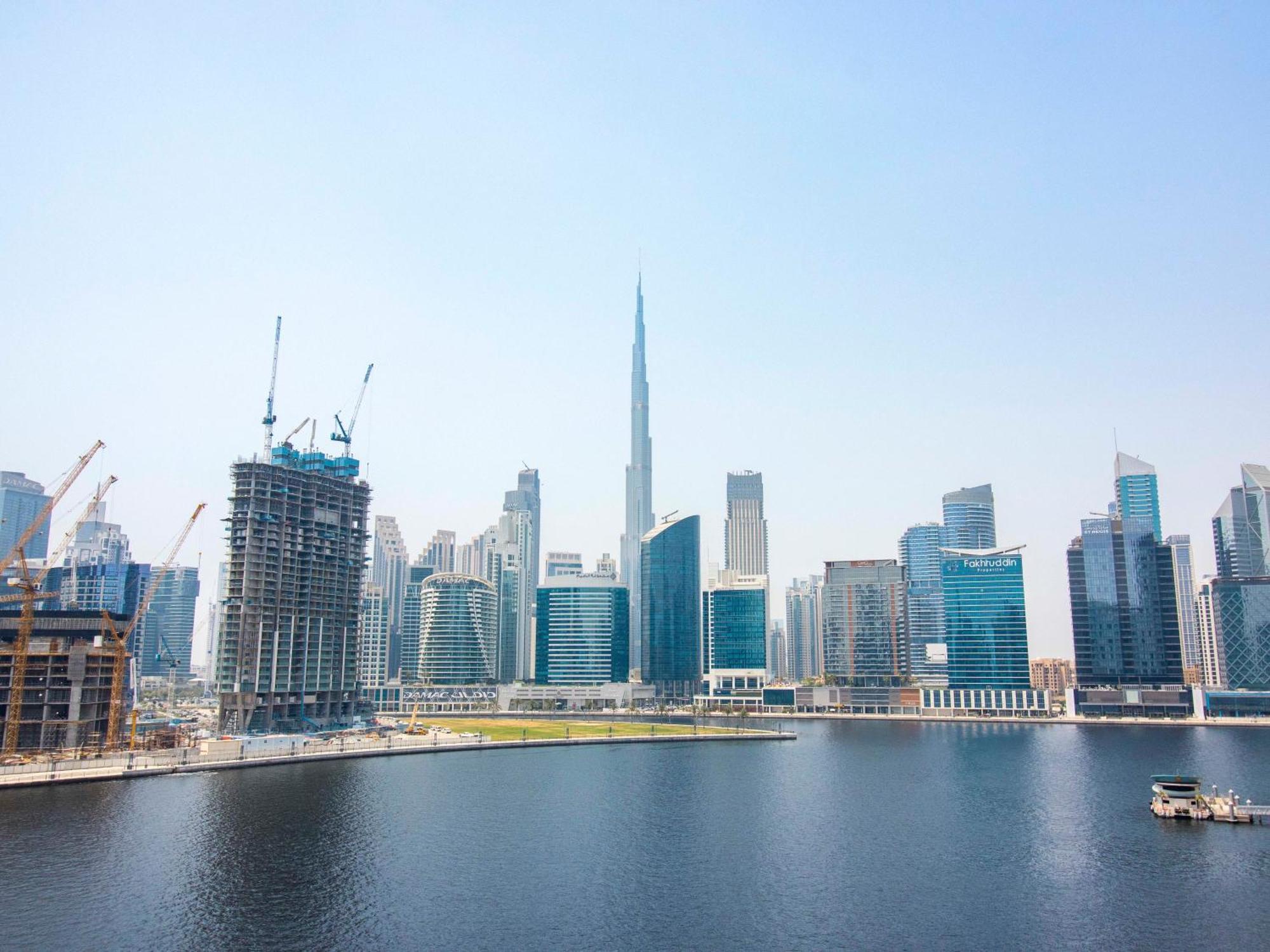 Apartment Elegant 2br Ensuite With Canal & Burj Khalifa View Dubai