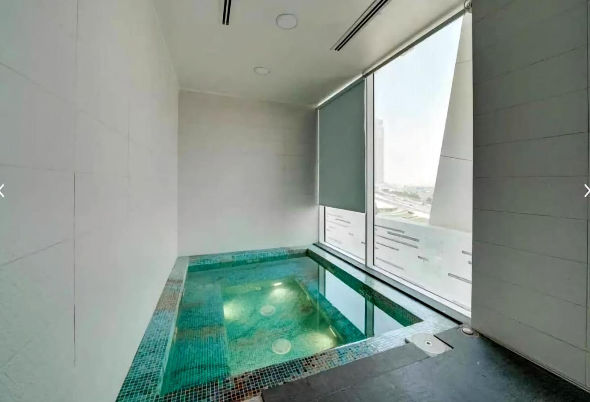 Luxury Studio With Burj Views - 6 Min From Mall * Dubai