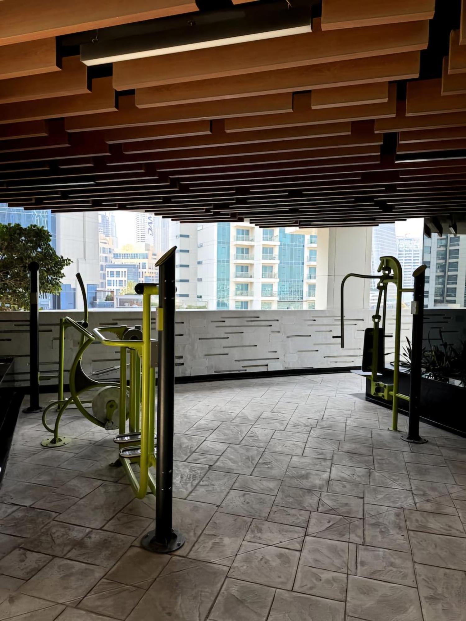 Apartment Luxury Studio With Burj Views - 6 Min From Mall Dubai