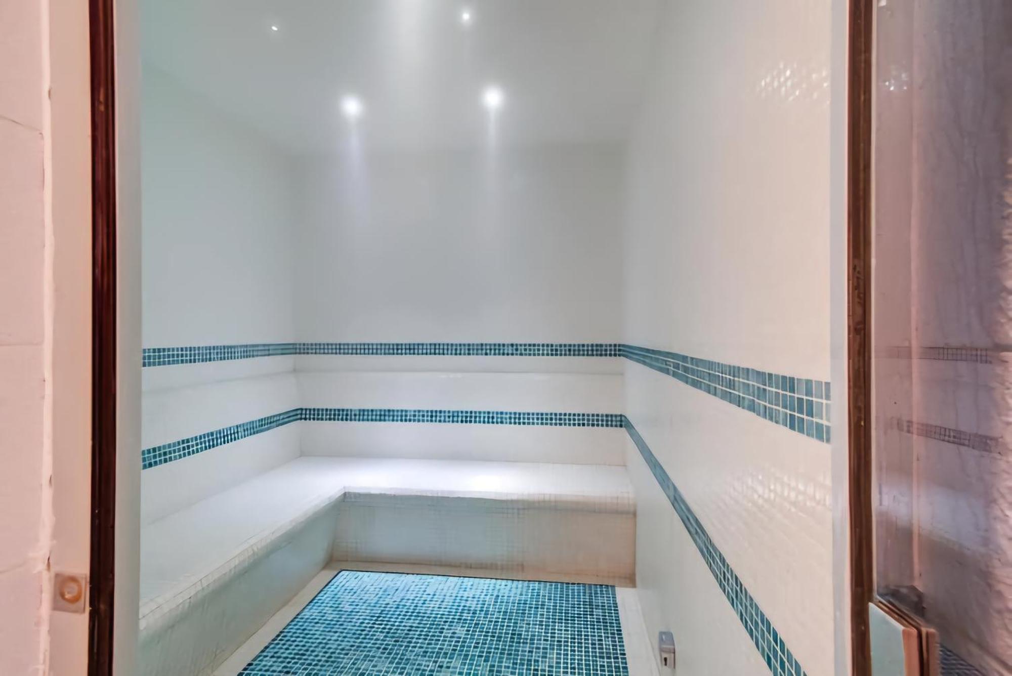 Luxury Studio With Burj Views - 6 Min From Mall Apartment *