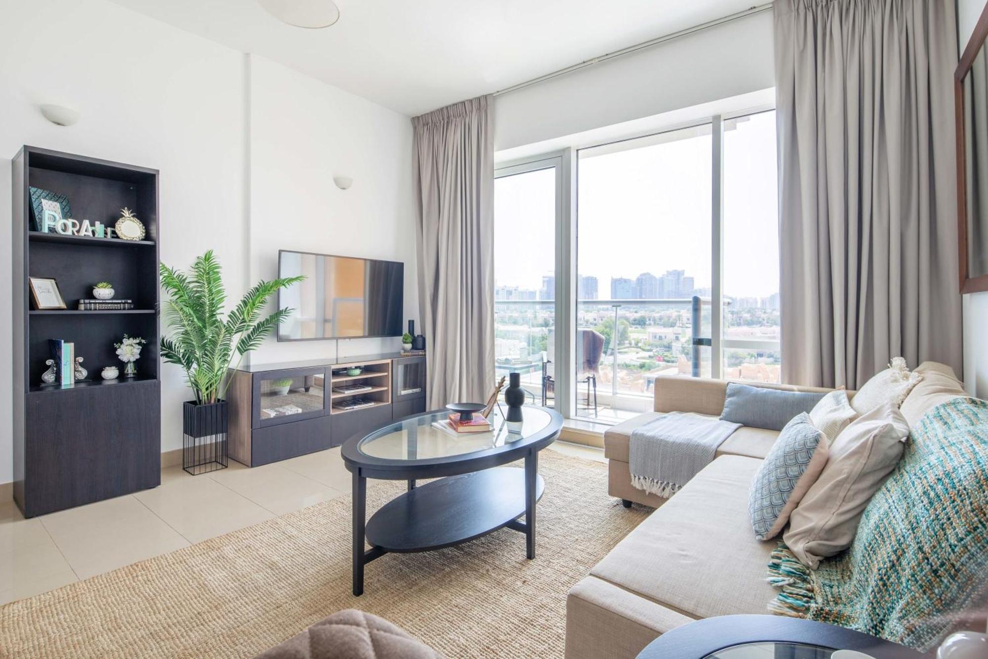 Frank Porter - Golf Tower 3 Apartment