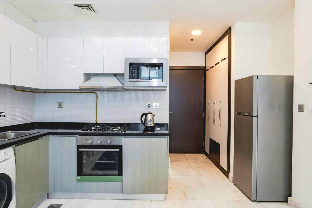 Luxury Studio With Burj Views - 6 Min From Mall *