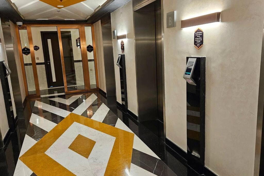 Luxury Studio With Burj Views - 6 Min From Mall Apartment