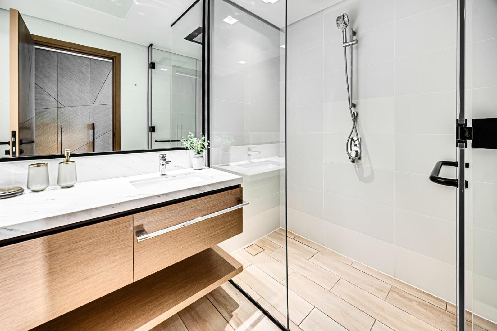 Stylish 2br In Creek Harbour