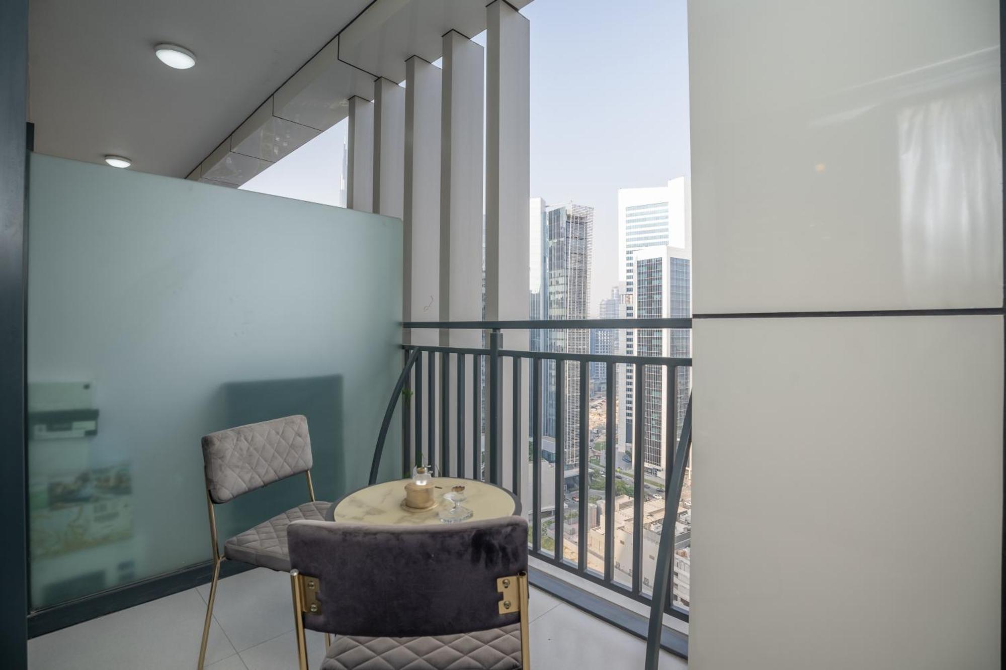 Zada Tower 1br In Business Bay Near Metro & Burj Khalifa - Escape 24 Homes *