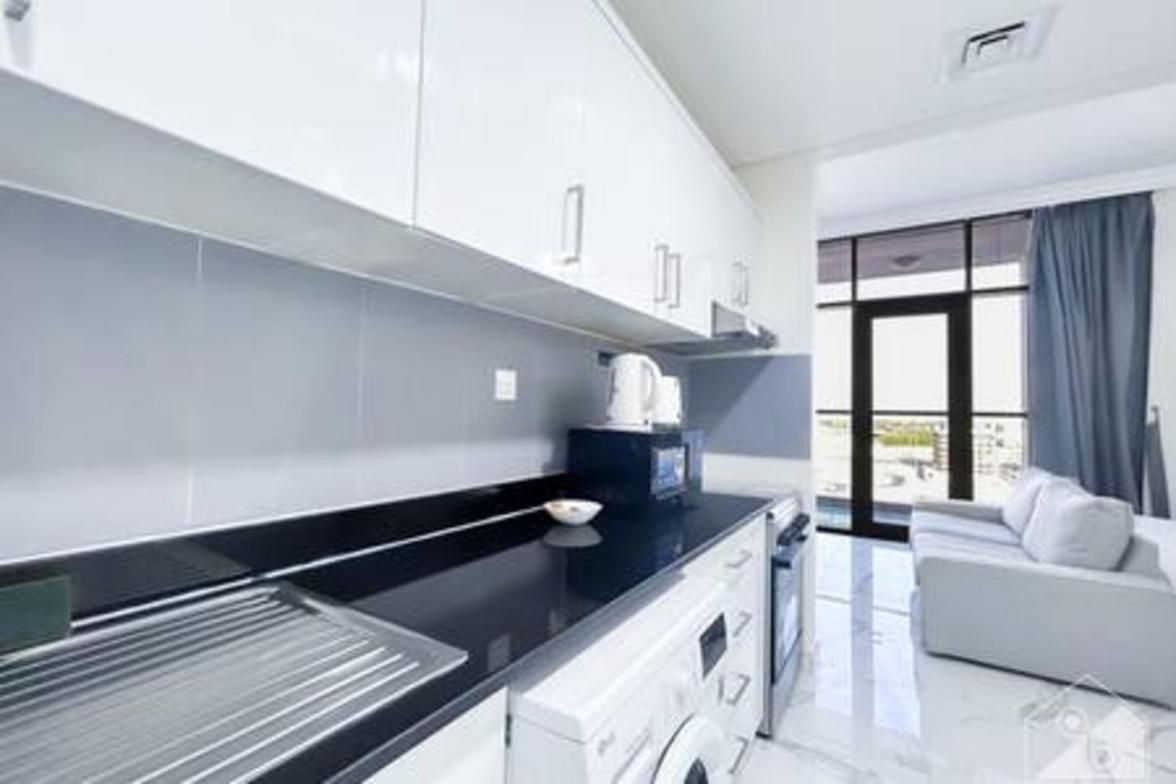Cozy Spacious With Balcony Apartment Dubai
