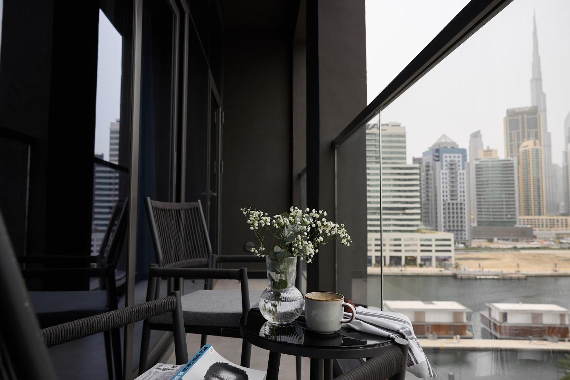Quite Luxury Burj Khalifa View