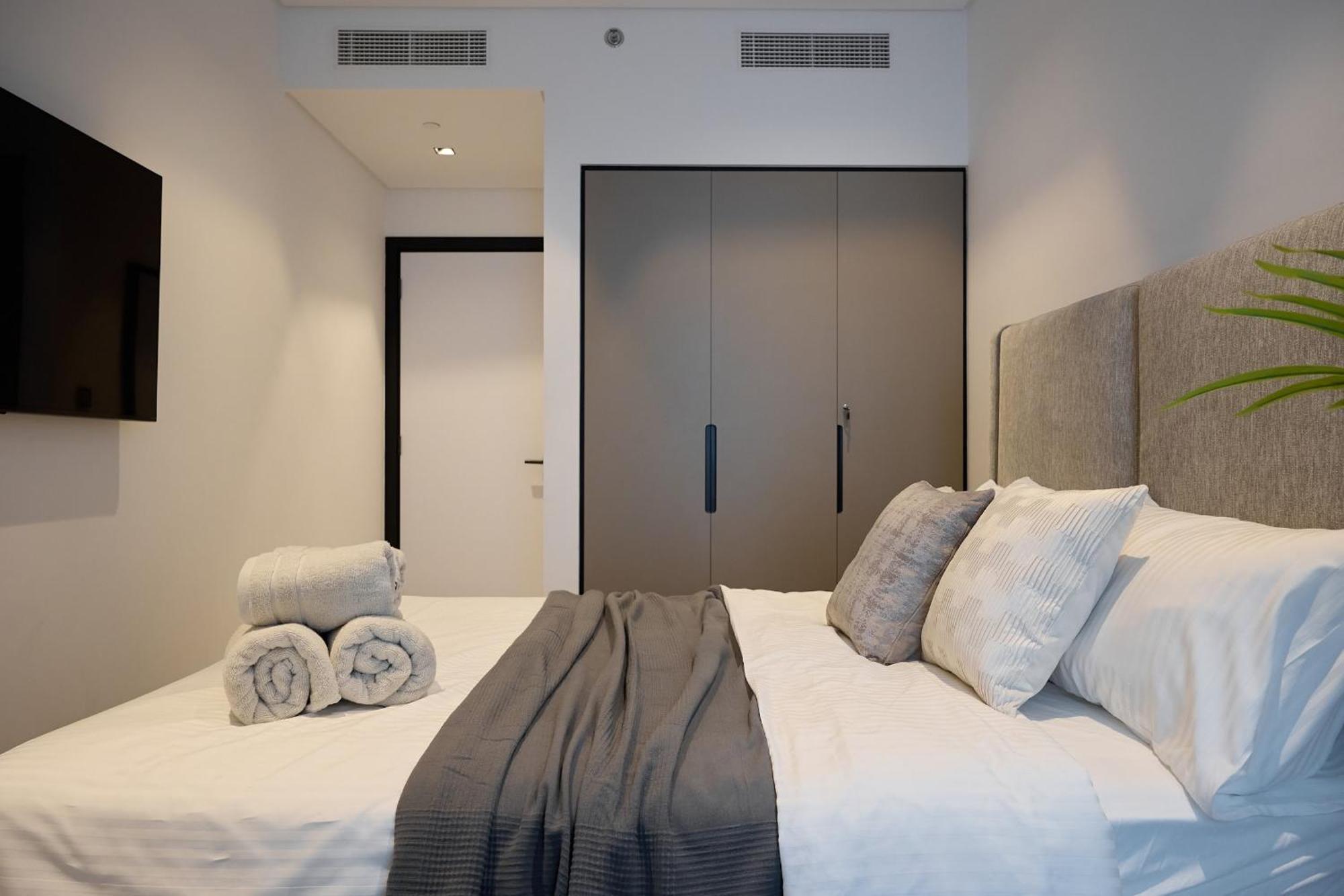 Quite Luxury Burj Khalifa View Apartment Dubai