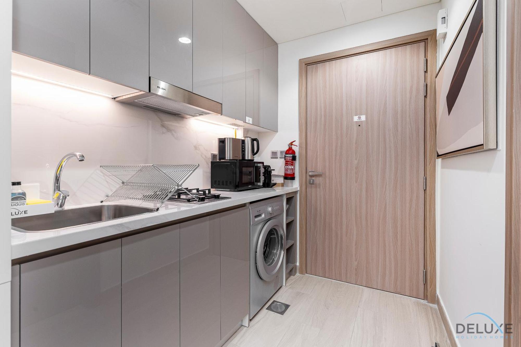 Contemporary In Azizi Riviera 31, Al Merkadh By Deluxe Homes