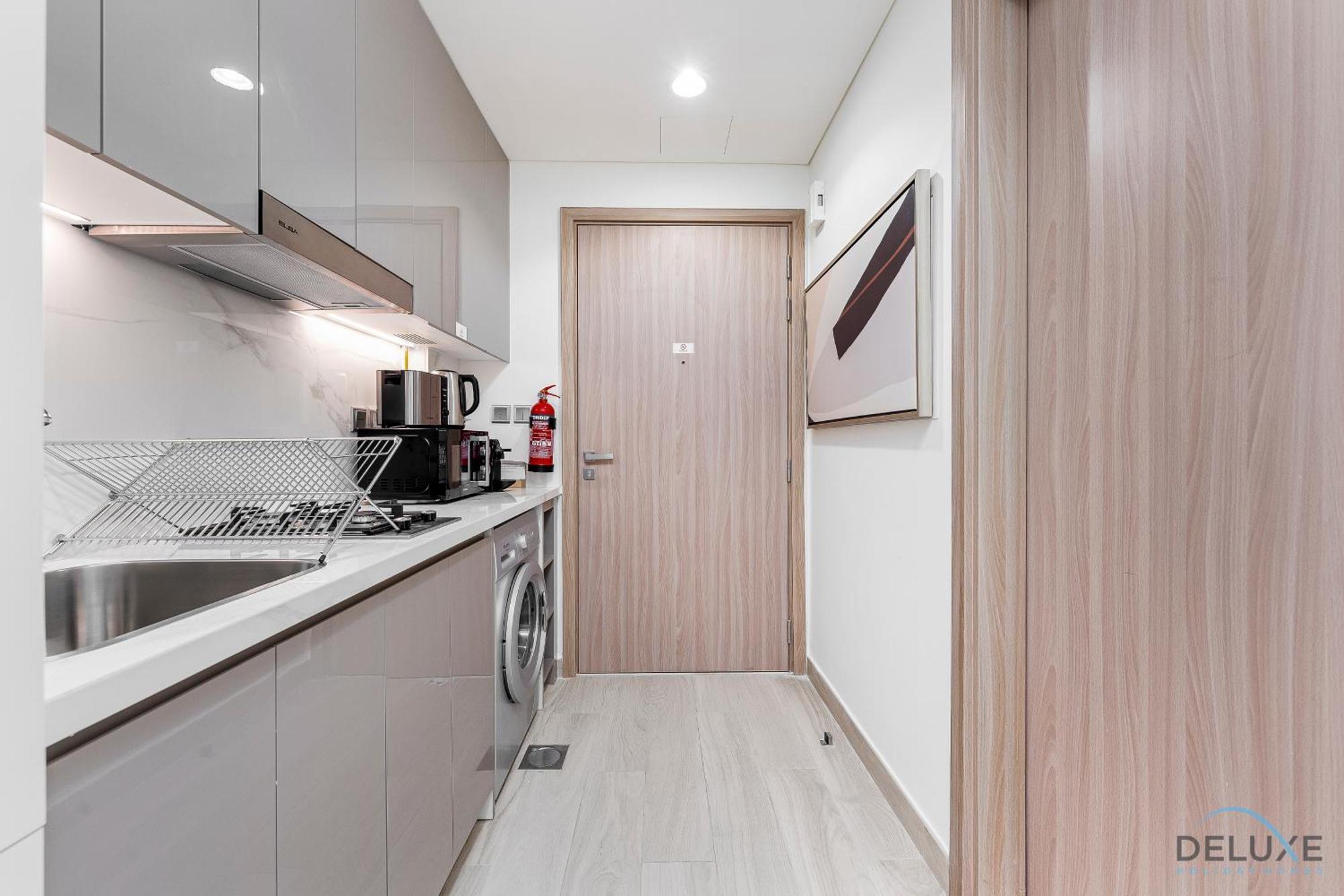 Apartment Contemporary In Azizi Riviera 31, Al Merkadh By Deluxe Homes