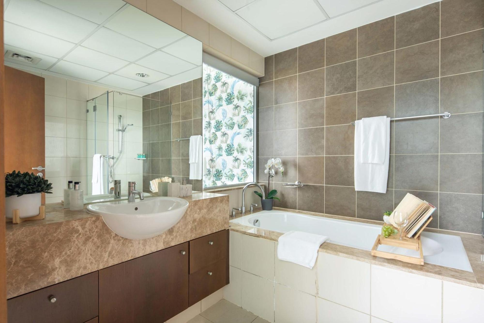 Apartment Frank Porter - Marsa Plaza Dubai