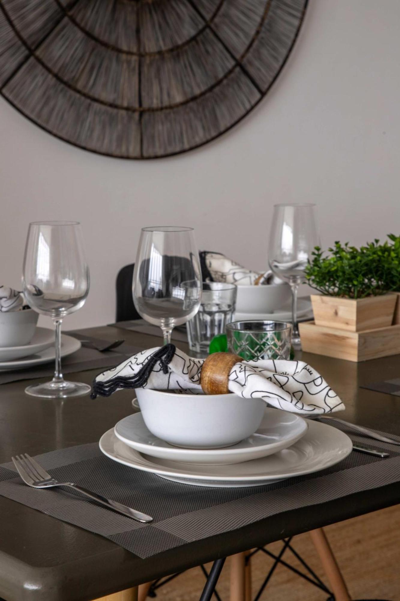 Frank Porter - Marsa Plaza Apartment