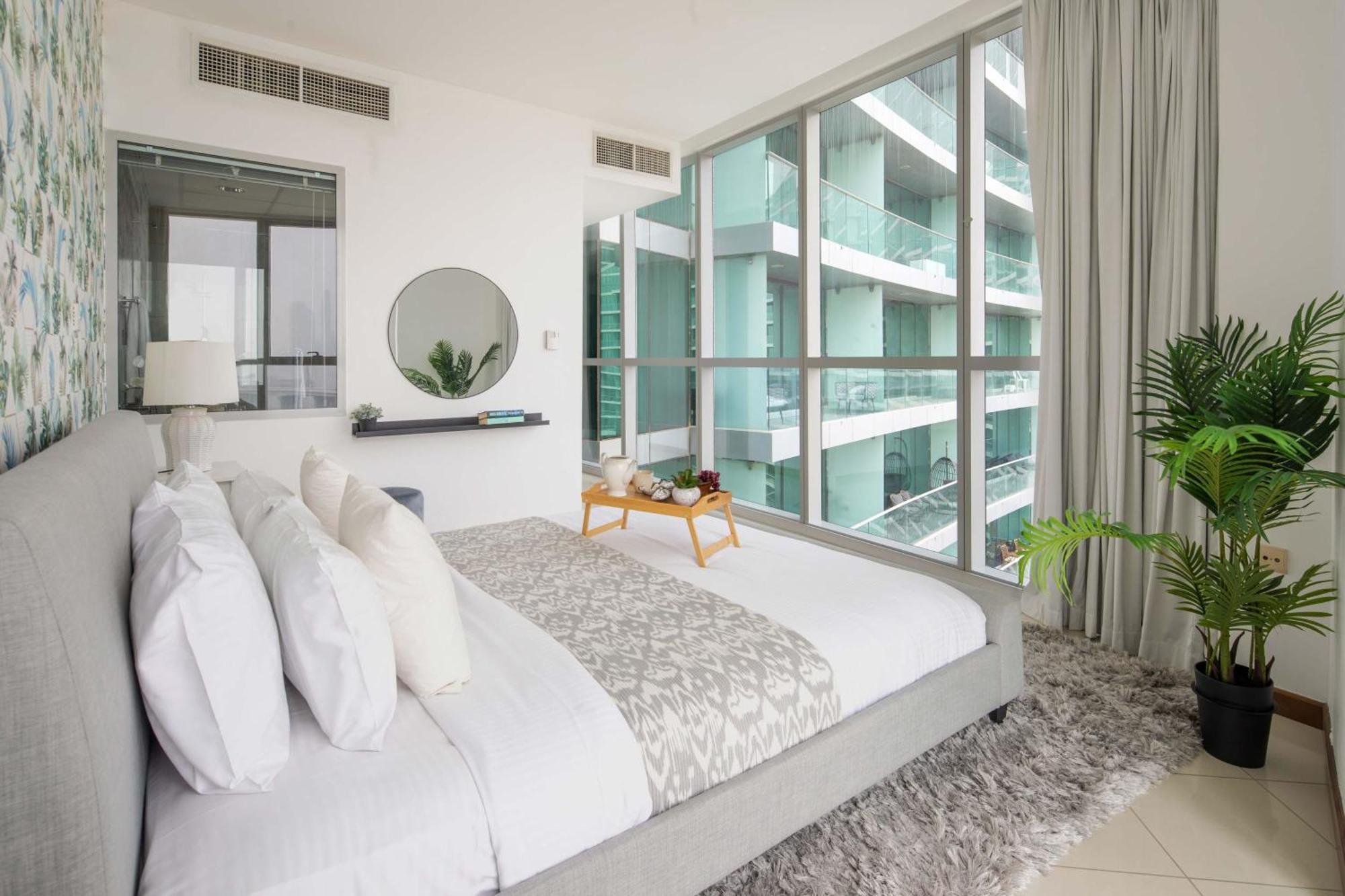 Frank Porter - Marsa Plaza Apartment *