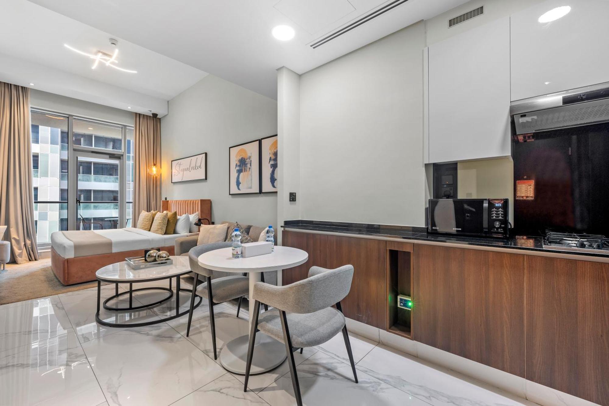 Unlock J One Downtown Apartment *