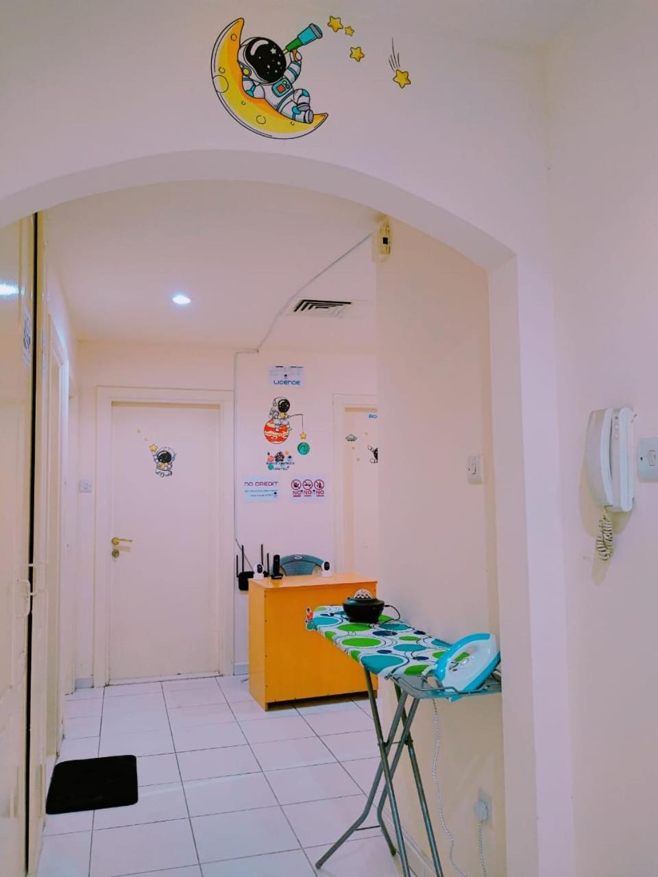 Universe Premium Capsule 5 Min Walking From Sharaf Dg Metro Station Al Makhool Hostel Dubai