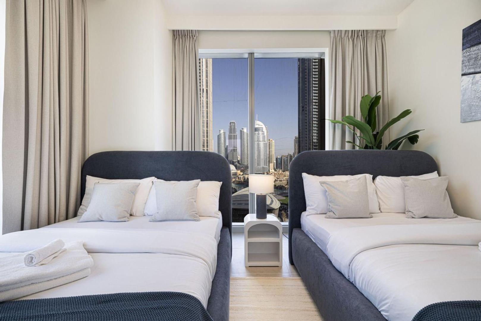 Apartment Luxe | Luxury 4br | Burj Khalifa & Fountain Views *