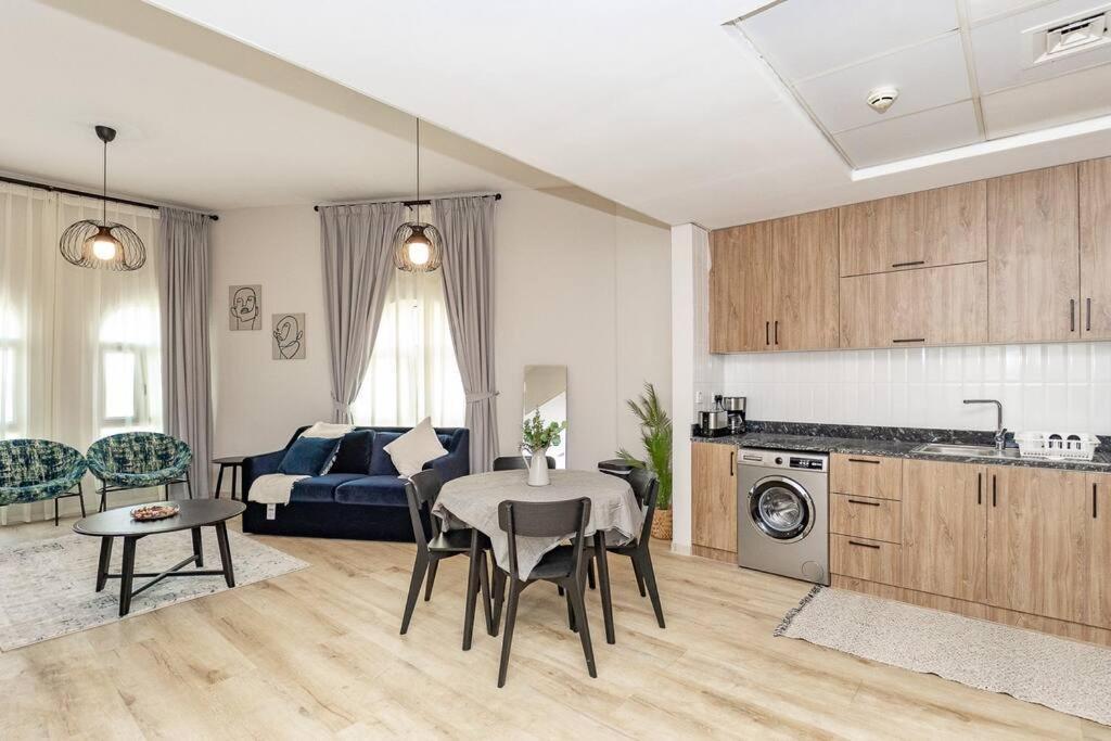 Apartment Discovery Gardens American Style 1br Close 2 Metro Dubai