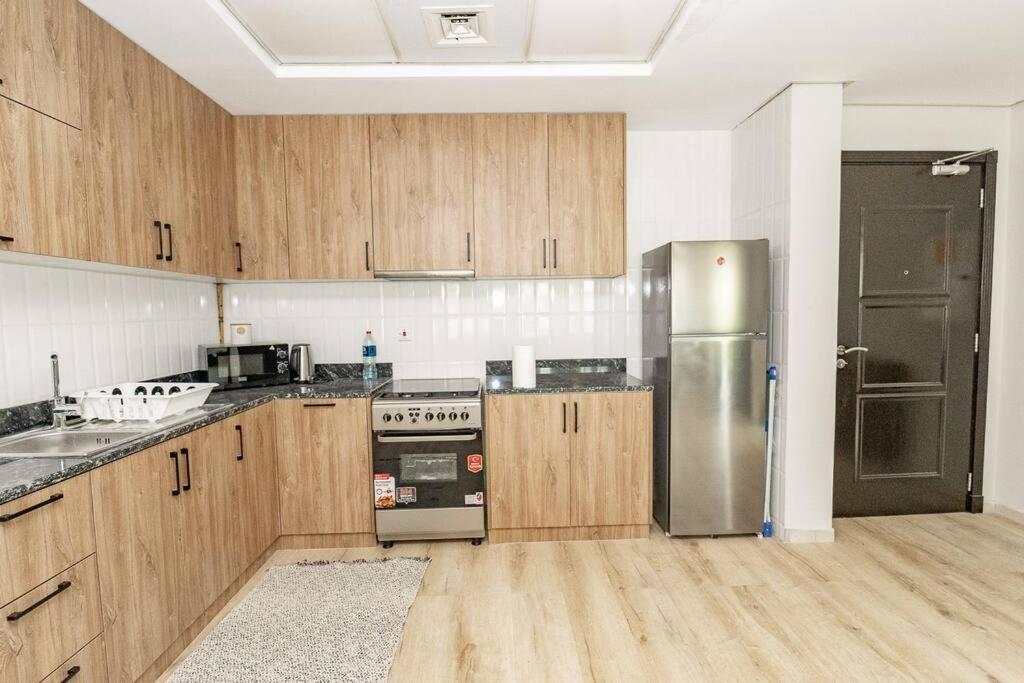 Discovery Gardens American Style 1br Close 2 Metro *