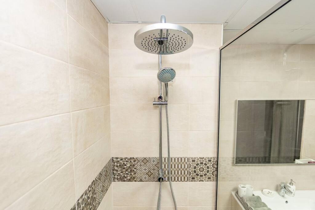 Discovery Gardens American Style 1br Close 2 Metro Dubai